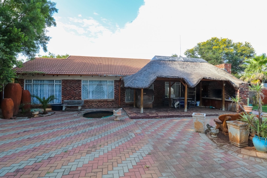 3 Bedroom Property for Sale in La Hoff North West
